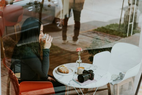 Réveillez une barbe fournie avec le rouleau barbe innovant