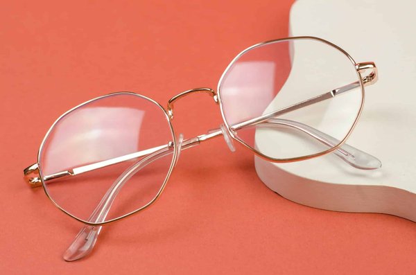 Comment bien choisir les lunettes pour femme ?