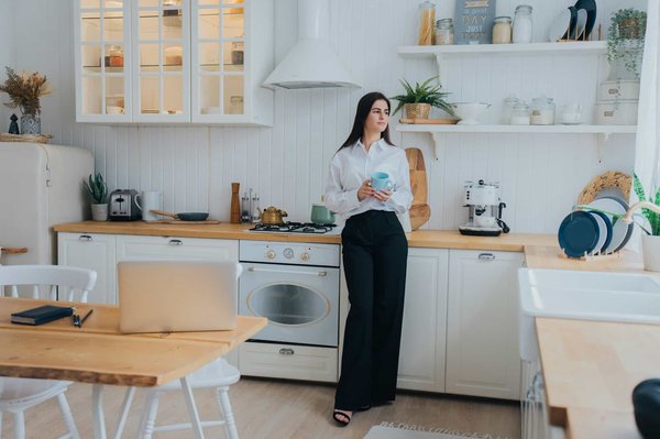 Tendance de la saison : adoptez le pantalon Pantalon Y2K !