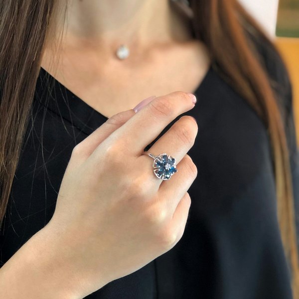 Guide pratique : comment choisir des bijoux personnalisés qui vous ressemblent ?