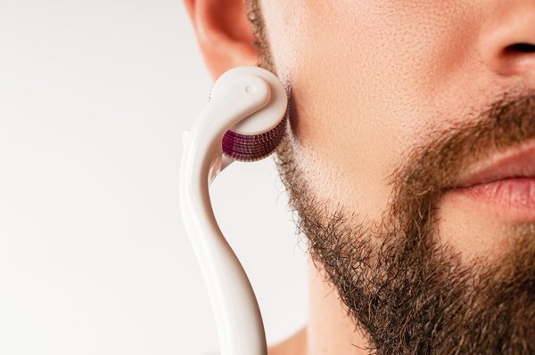 Top 5 raisons d'utiliser le rouleau barbe innovant pour une barbe dense